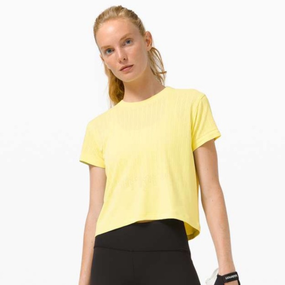 Lululemon Train to Be SS